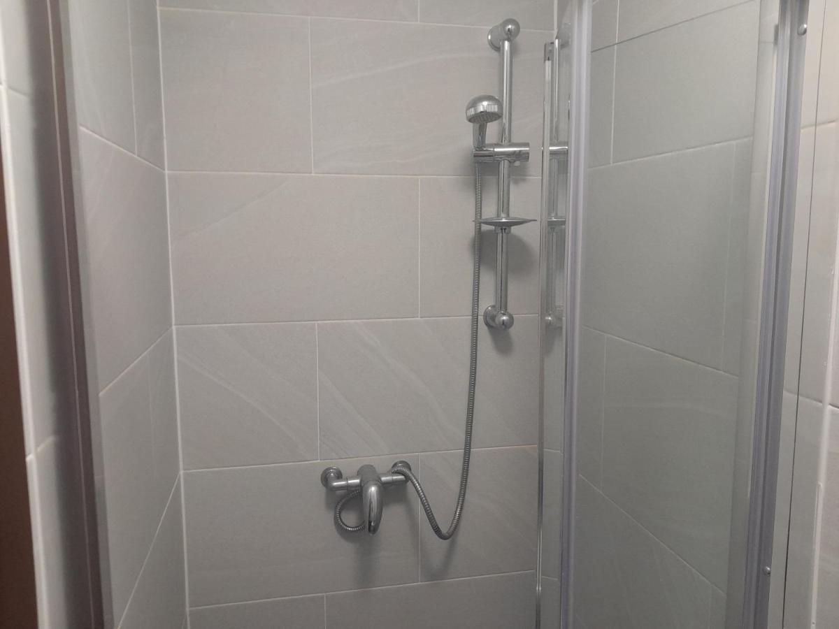 דירות Lovely 1-Bed Studio In לונדון מראה חיצוני תמונה