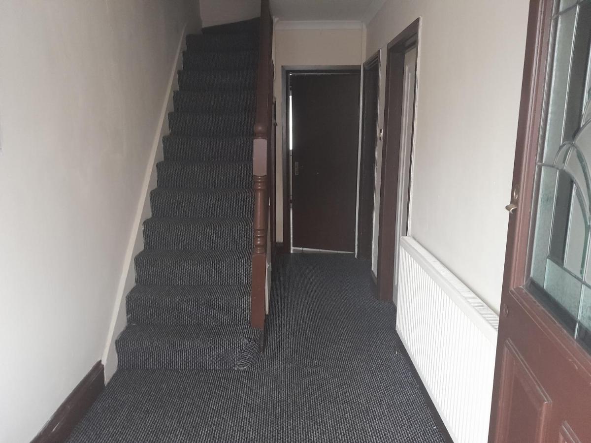 דירות Lovely 1-Bed Studio In לונדון מראה חיצוני תמונה