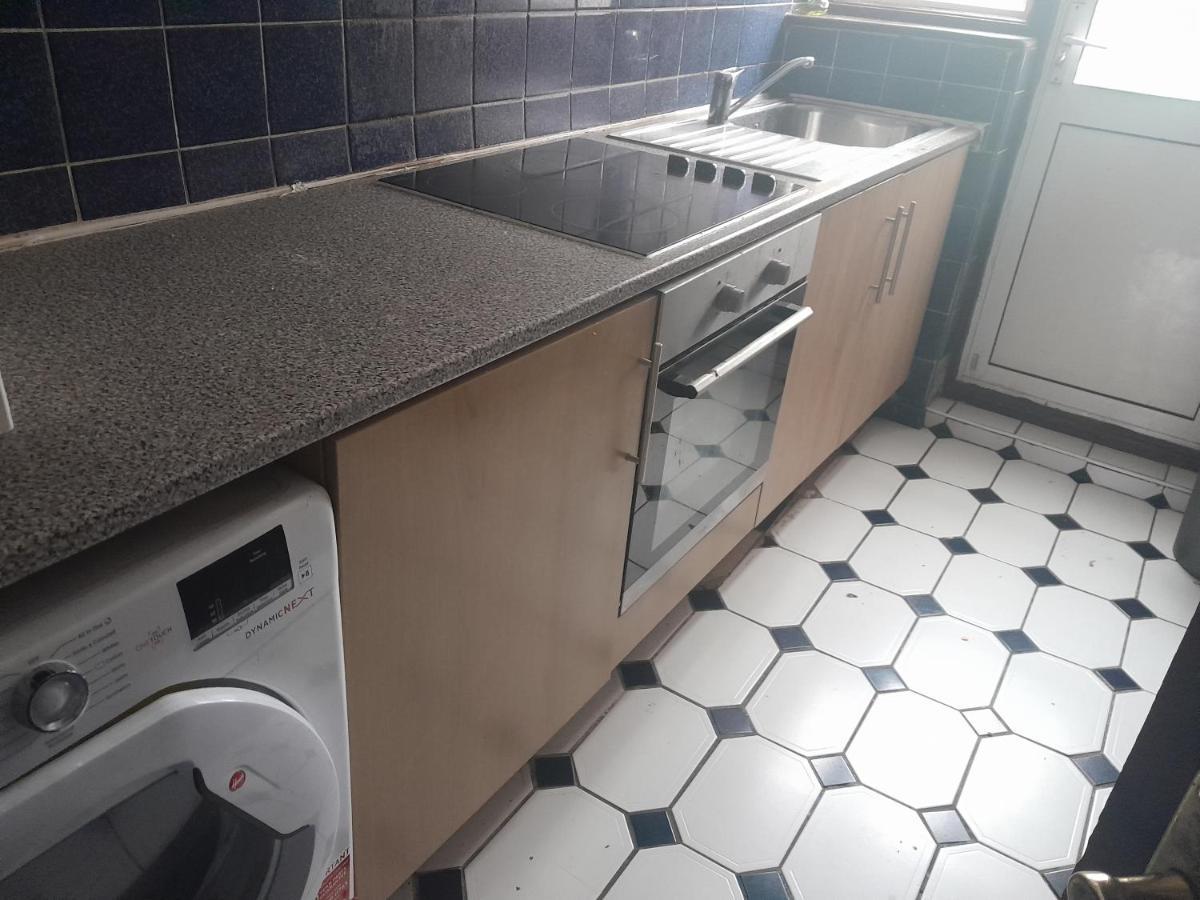 דירות Lovely 1-Bed Studio In לונדון מראה חיצוני תמונה