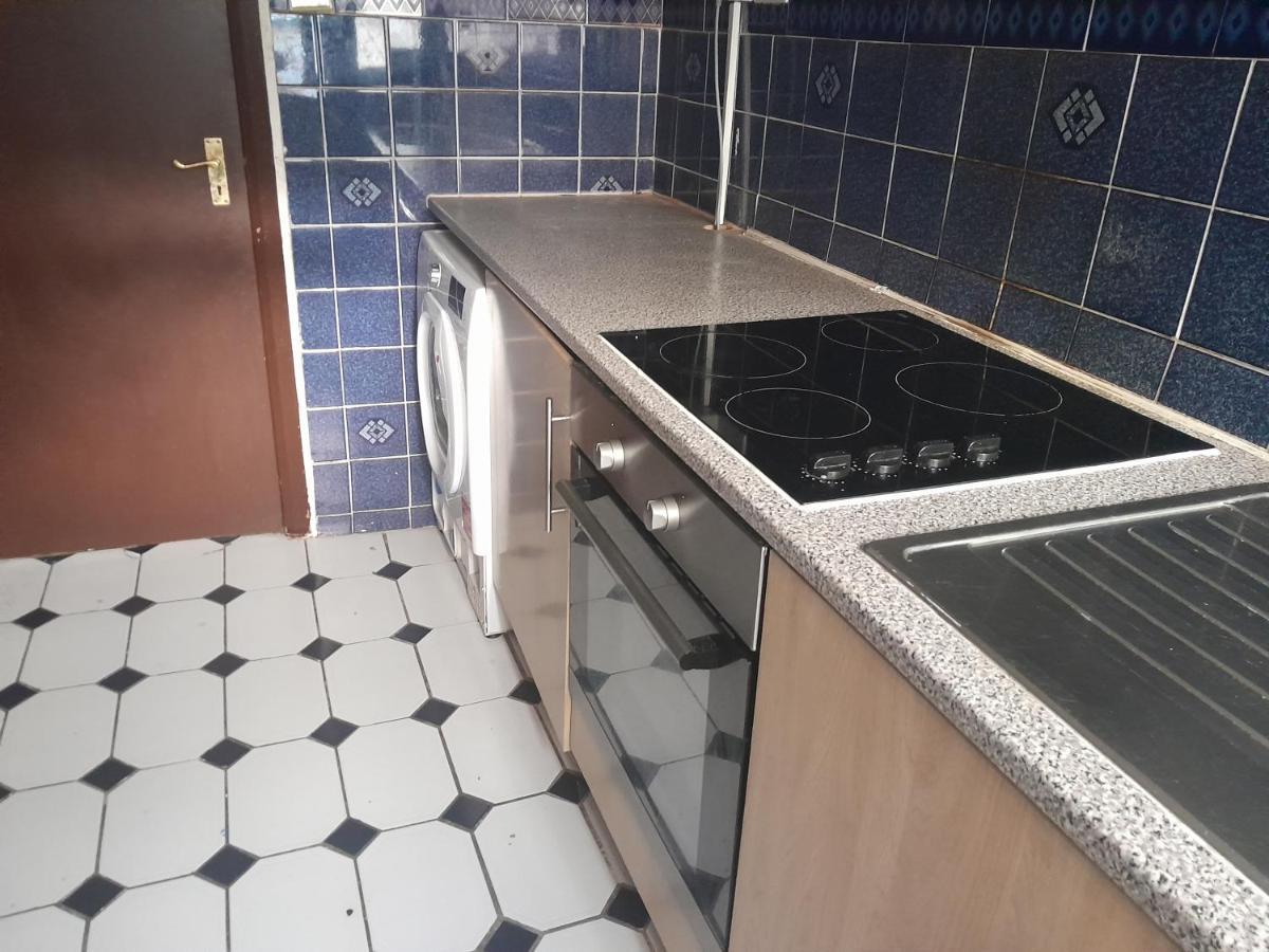 דירות Lovely 1-Bed Studio In לונדון מראה חיצוני תמונה